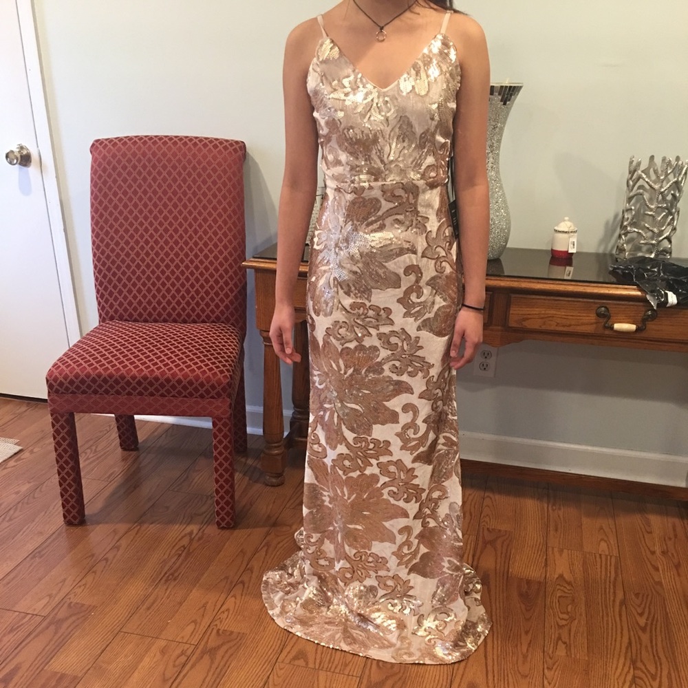 Lulus prom dress - Picture 3 of 5